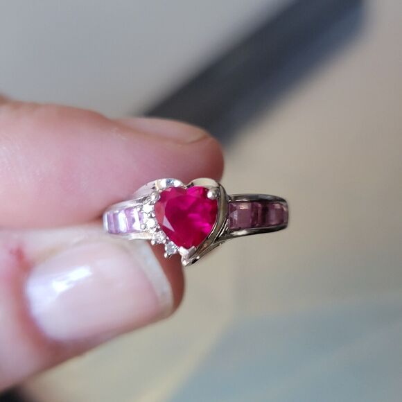 Vintage THL 10k White Gold Ruby Heart Ring, Size 5.25 - Elegant & Timeless - Picture 4 of 15